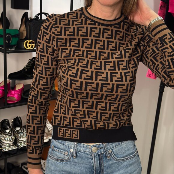 *AUTHENTIC* Fendi - Logo L/S Crewneck Knit Sweater - Picture 1 of 10